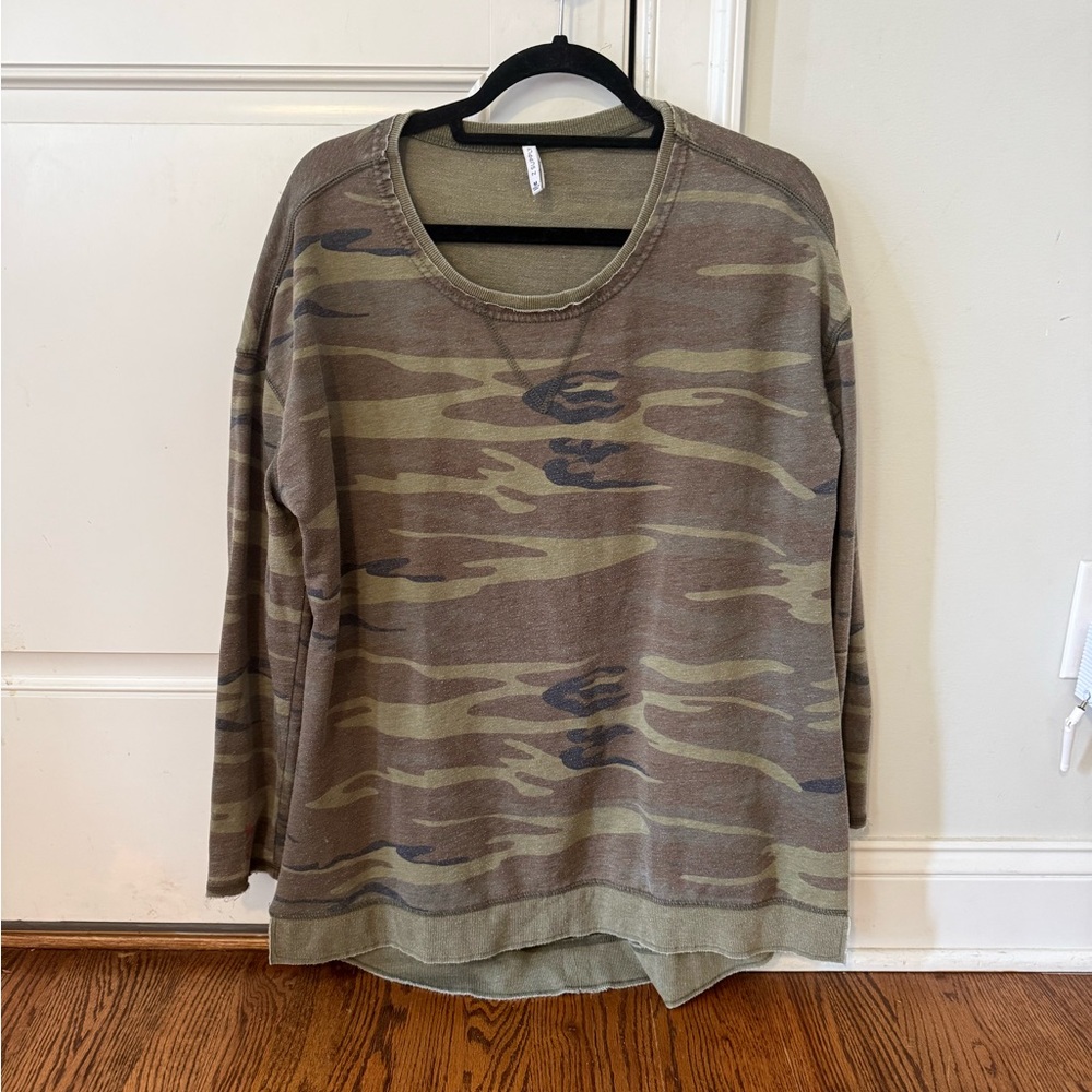Z Supply Army Green Print Top. High/ Low. Slits on side. Size Medium